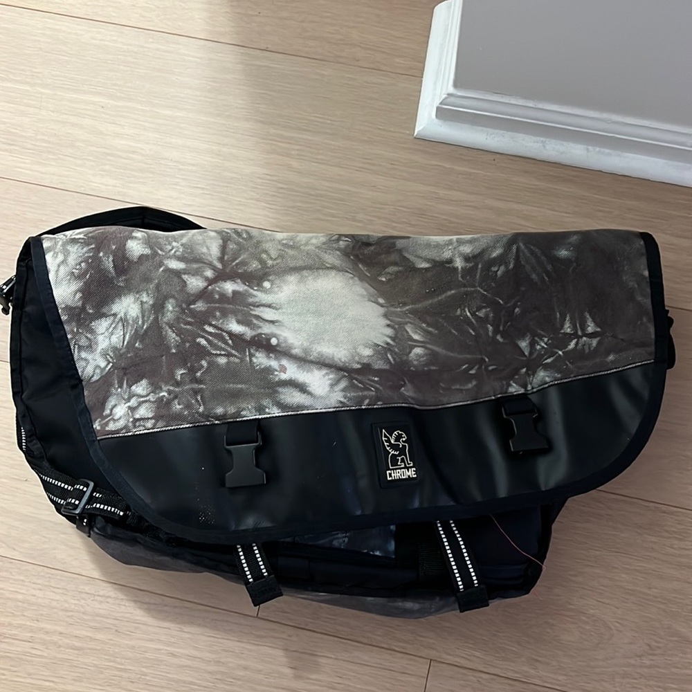 chrome industries messenger bag